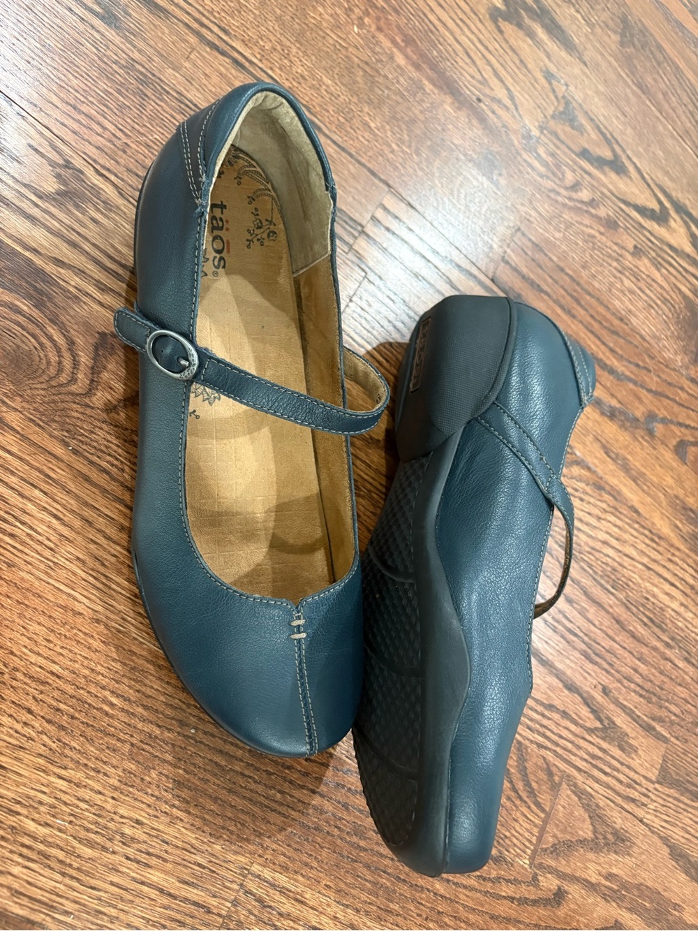 Taos Footwear Teal Mary Jane Flats - Picture 2 of 4
